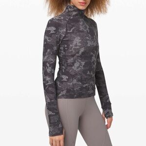 Lululemon Outrun the‎ Elements 1/2 Zip camo size 4 women’s jacket pullover